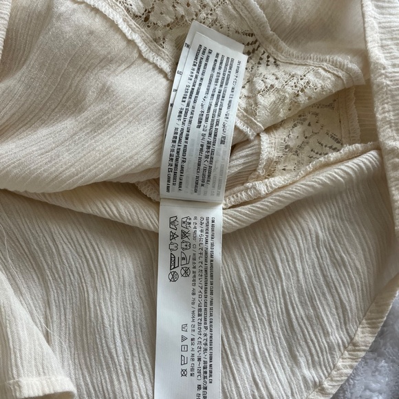 HOLLISTER off white/cream lace detail Boho bell sleeve top size S - Picture 12 of 12